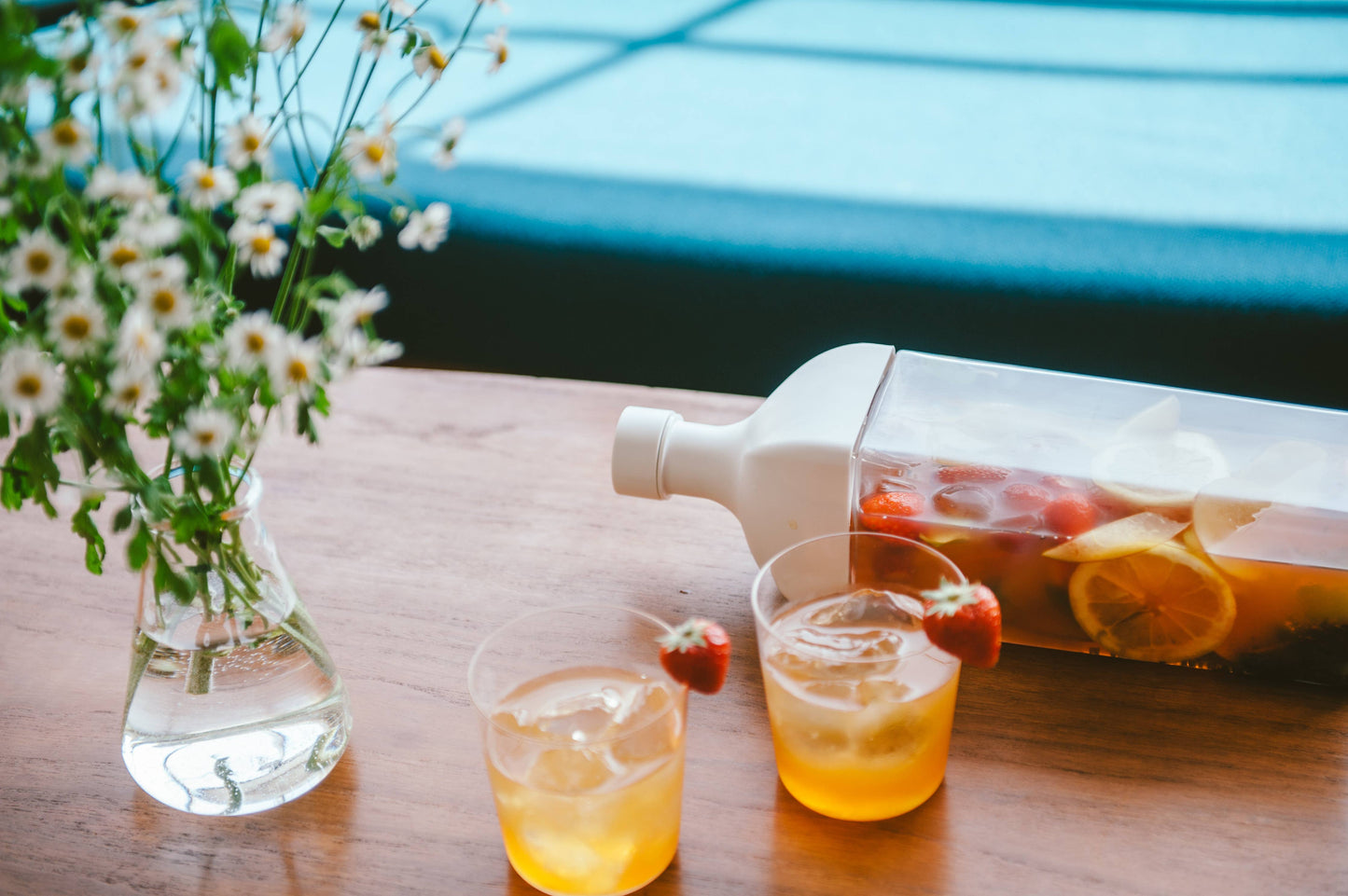 Hario "Ka-Ku" Cold Brew Tea Bottle 1200mL: White