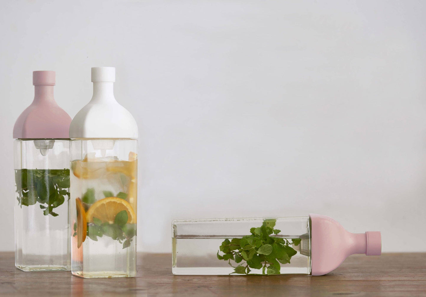 Hario "Ka-Ku" Cold Brew Tea Bottle 1200mL: White